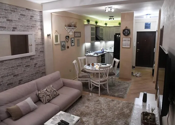 아파트 Lux Rose 크라구예바츠